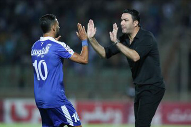 بازیکنان استقلال پشت نکونام درآمدند! - مگا ورزش بازیکنان استقلال پشت نکونام درآمدند!