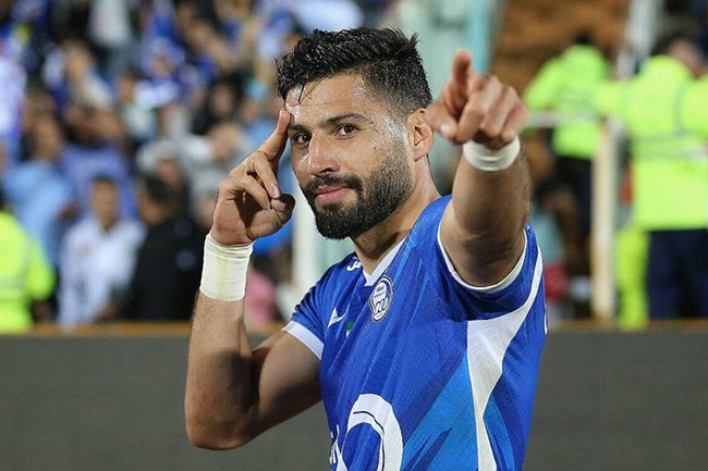 فوری ایمان سلیمی قرارداد جدید بست - مگا ورزش فوری ایمان سلیمی قرار داد جدید بست