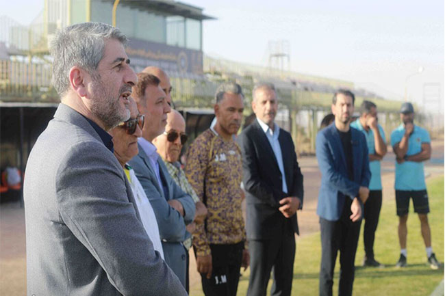 آغوش باز مورایس رو به پیشکسوتان سپاهان (عکس) - مگا ورزش آغوش باز مورایس رو به پیشکسوتان سپاهان (عکس)