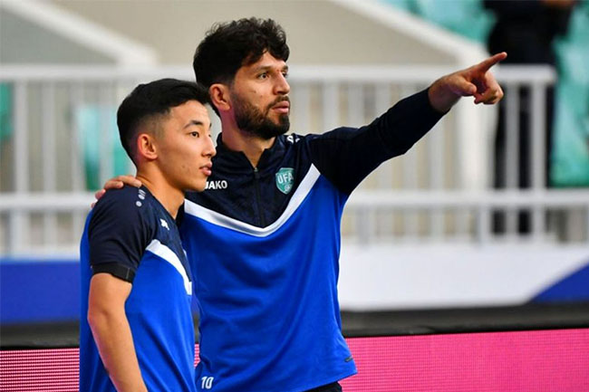 مدافع استقلال قرمزپوش شد! (عکس) - مگا ورزش مدافع استقلال قرمزپوش شد! (عکس)