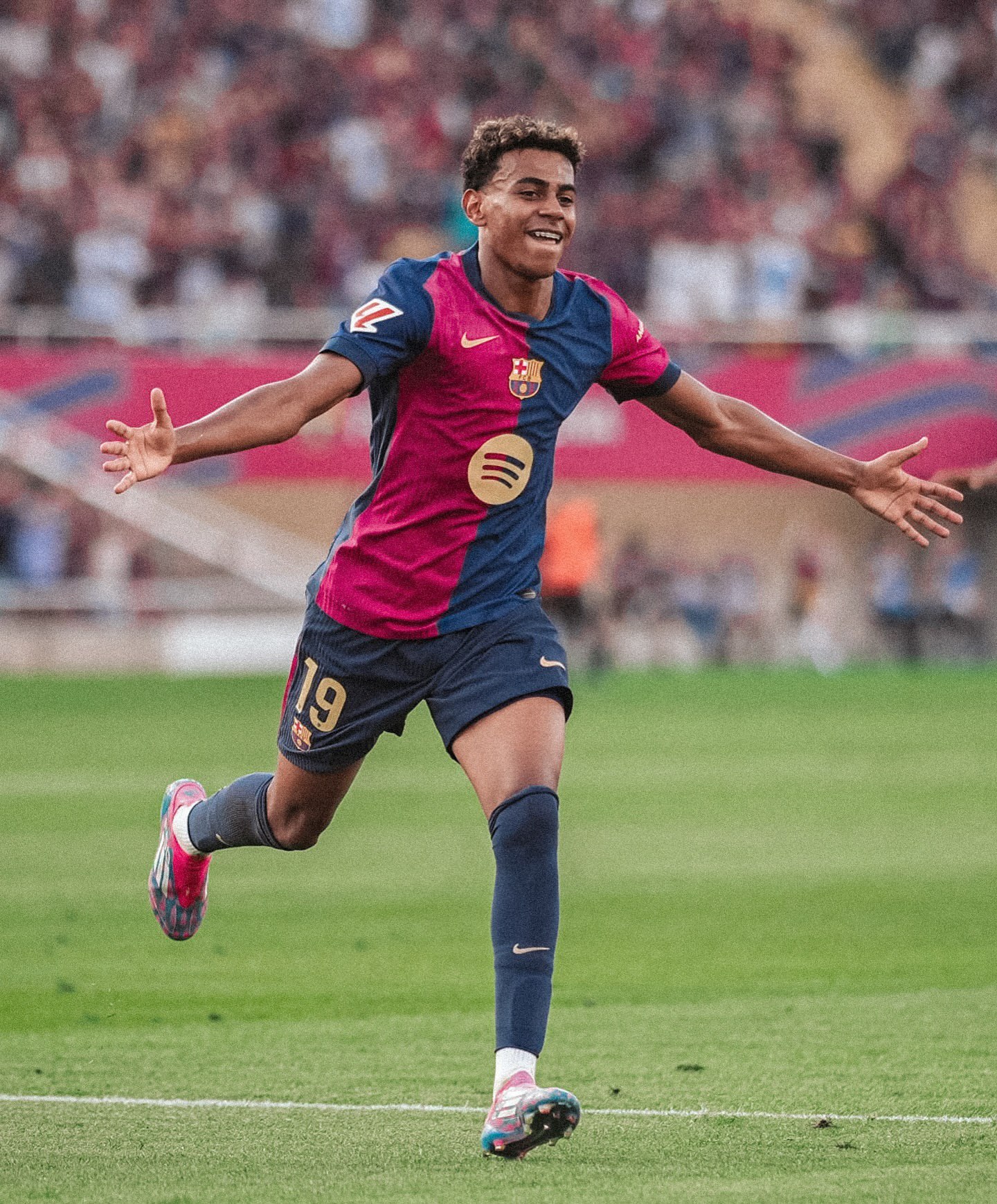 والپیپر لامین یامال