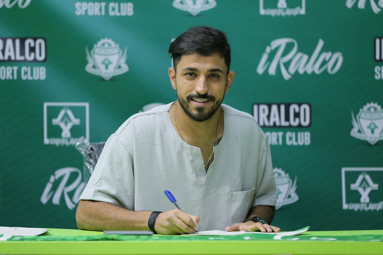 محمد امین کاظمیان در آستانه توافق با پرسپولیس محمد امین کاظمیان در آستانه توافق با پرسپولیس