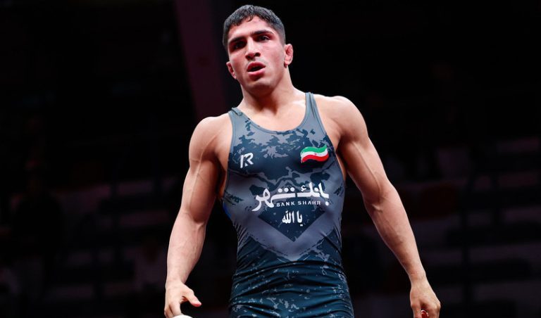 عکس علی مومنی برای کامپیوتر عکس علی مومنی برای کامپیوتر