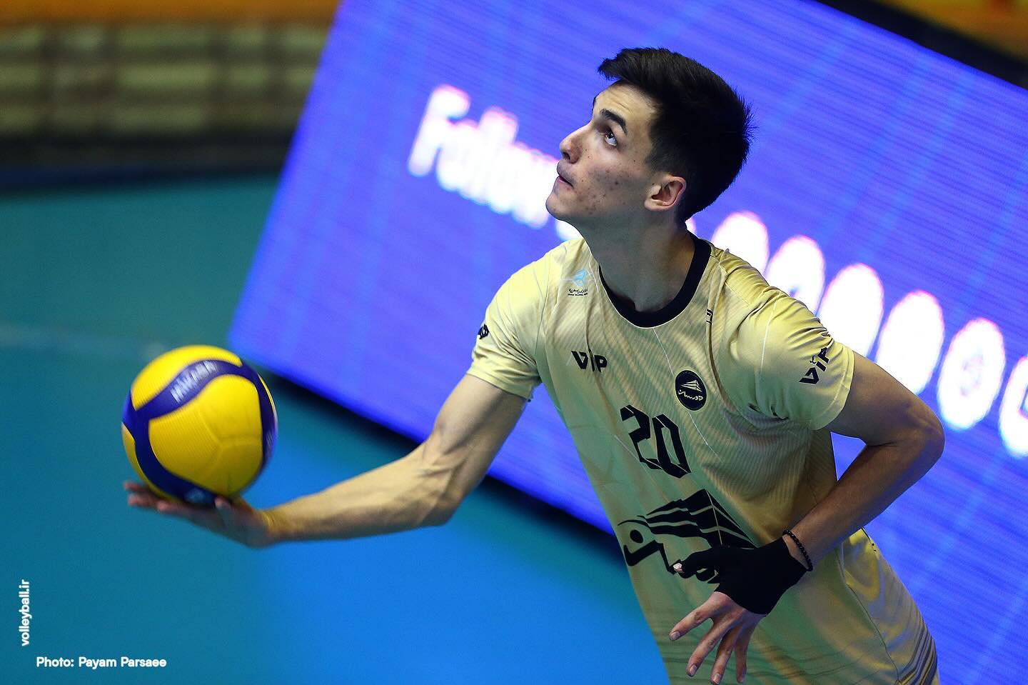 آرمین قلیچ نیازی بیوگرافی