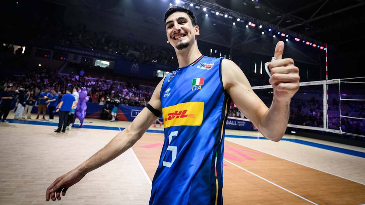 والپیپر الساندرو میکیلتو - مگاورزش والپیپر الساندرو میکیلتو