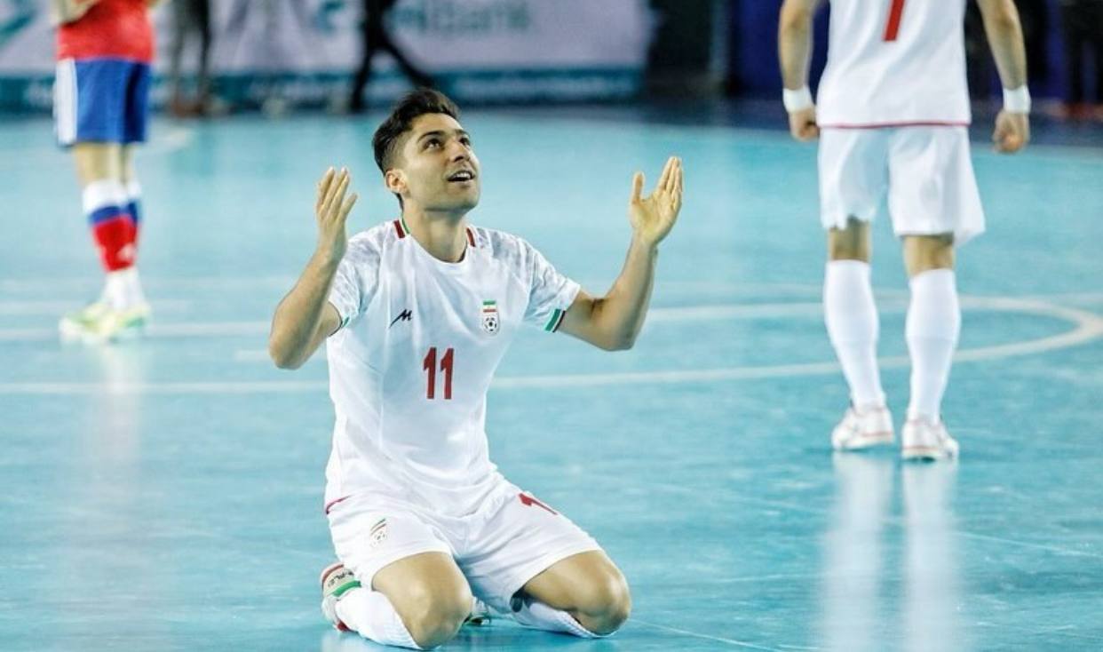 مهدی کریمی والپیپر