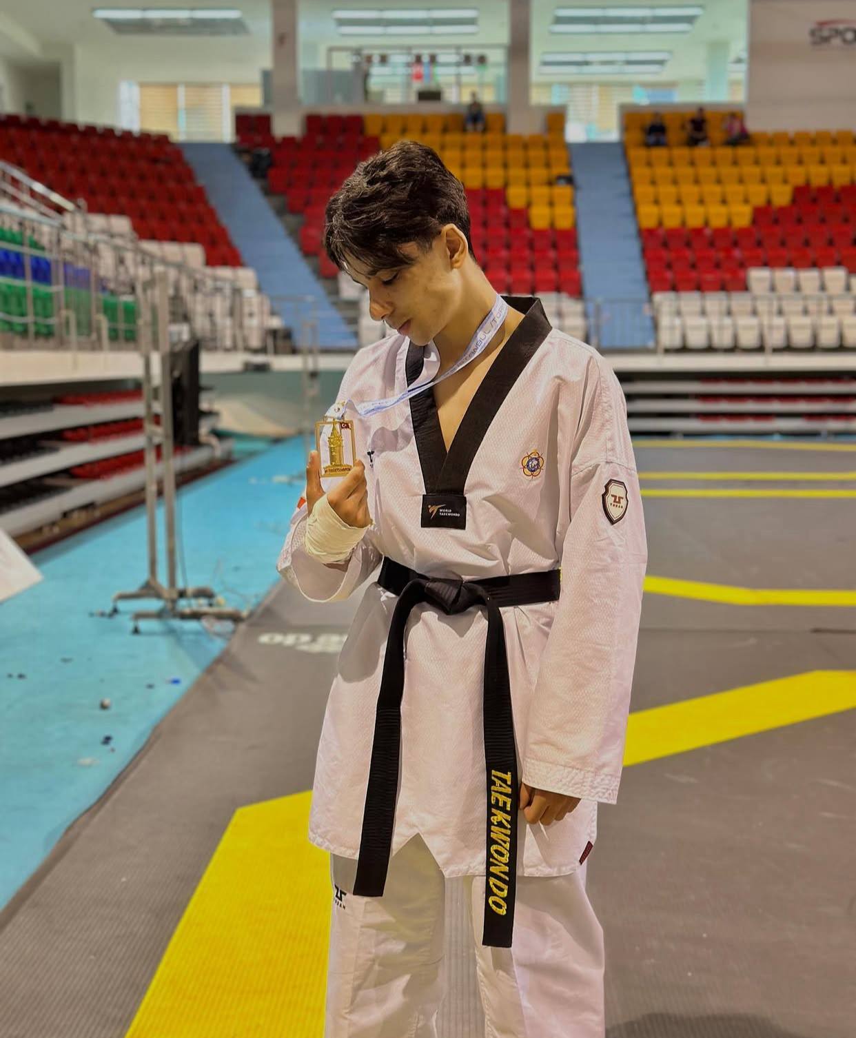 عکس ابوالفضل زندی