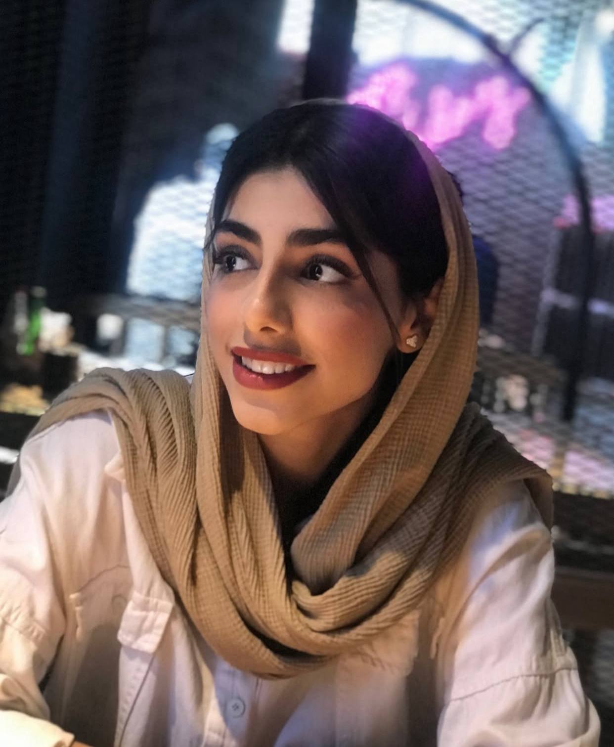 عکس های مهلا مومن زاده