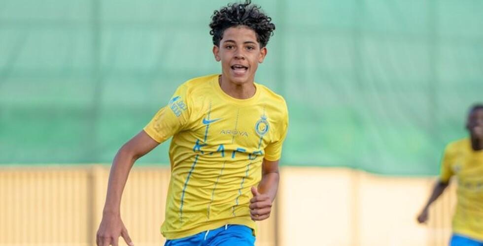 پست  کریستیانو جونیور در النصر پست  کریستیانو جونیور در النصر