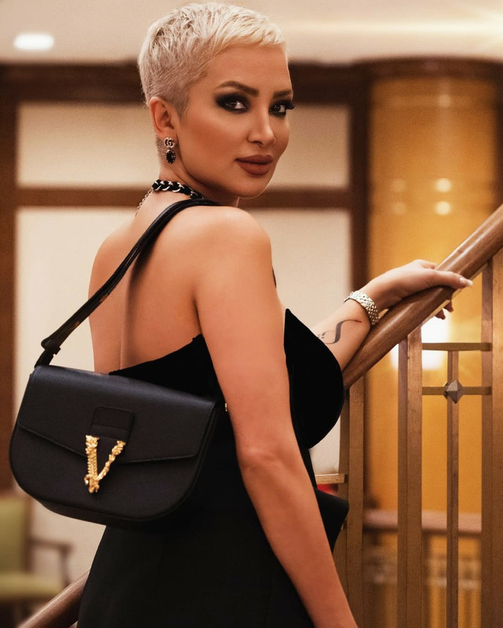 عکسهای روناک یونسی در خارج