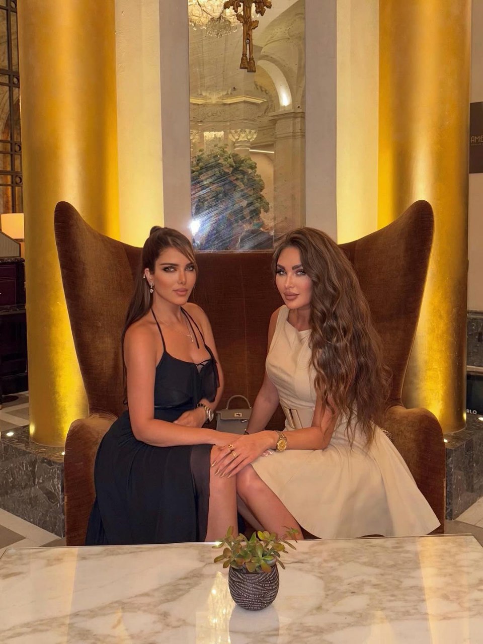 عمل های زیبایی طلا گلزار و مادرش