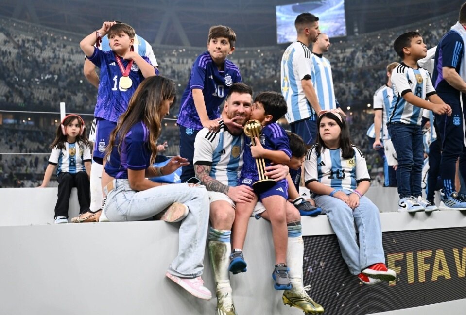 فیلم شادی پسر مسی بعد برد آرژانتین