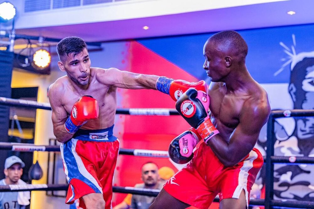 مبارزه دانیال شه بخش در بوکس حرفه ای