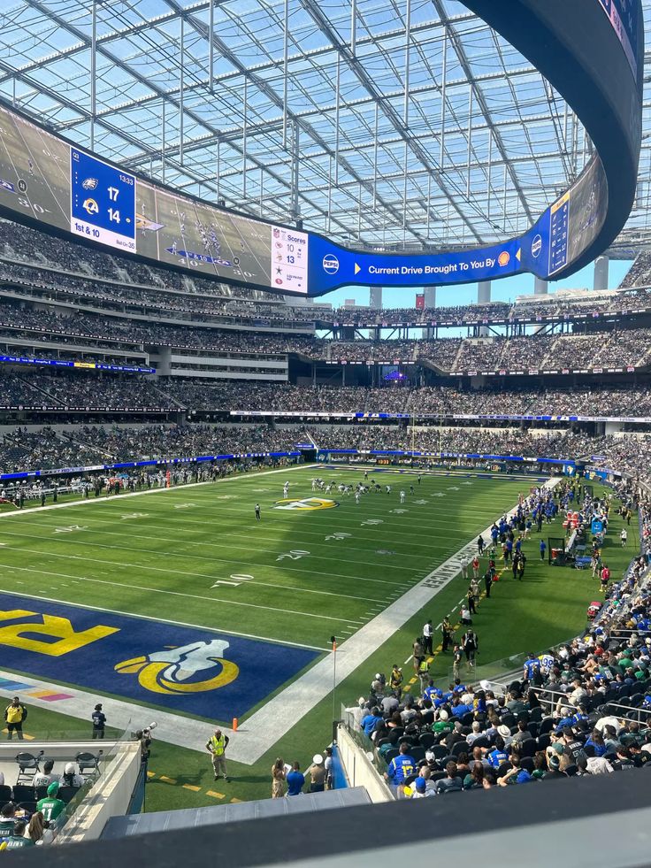 استادیوم یونیورسال کانادا استادیوم یونیورسال کانادا