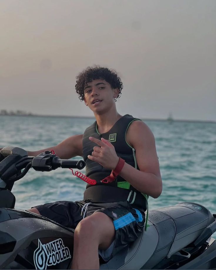 والپیپر کریستیانو جونیور برای کامپیوتر والپیپر کریستیانو جونیور برای کامپیوتر