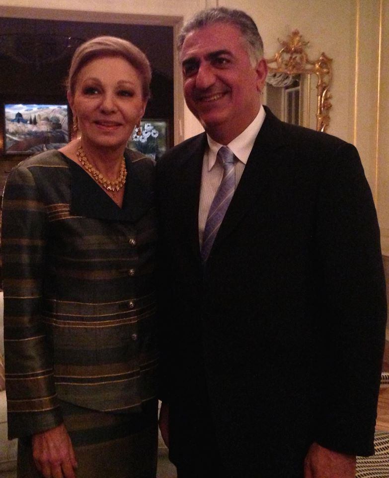 عکس فرح پهلوی و پسرش