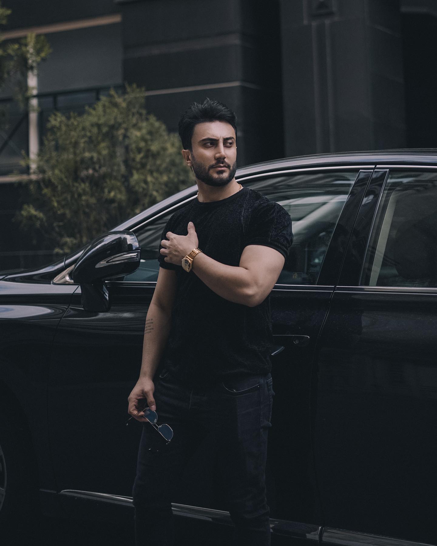 امید موذنی شغل