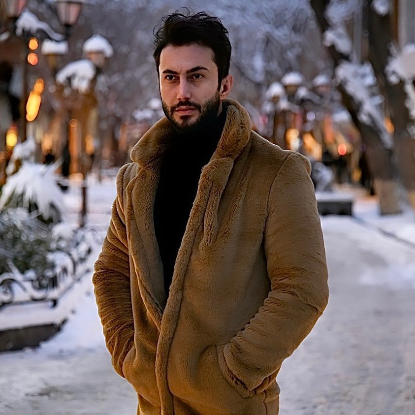 امید موذنی کیست