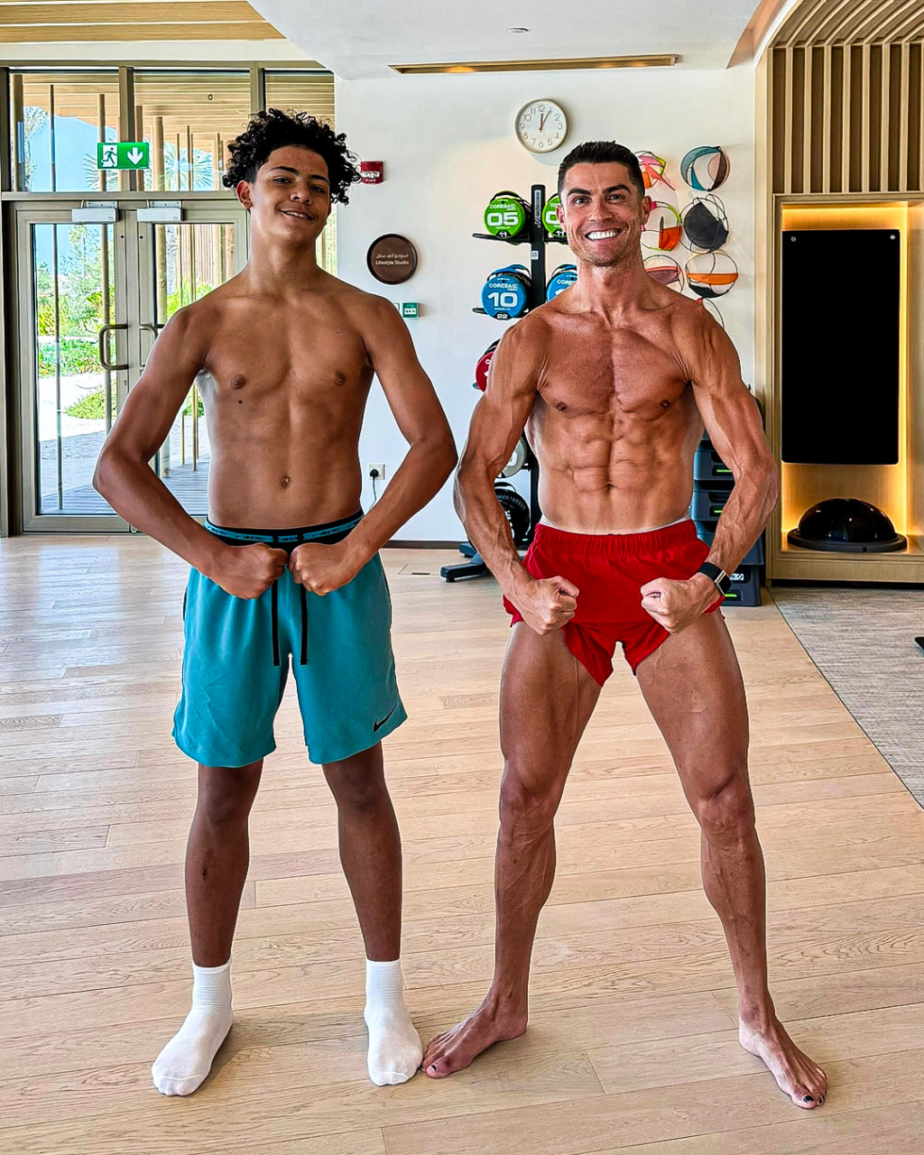 عکس کریستیانو جونیور و پدرش عکس کریستیانو جونیور و پدرش