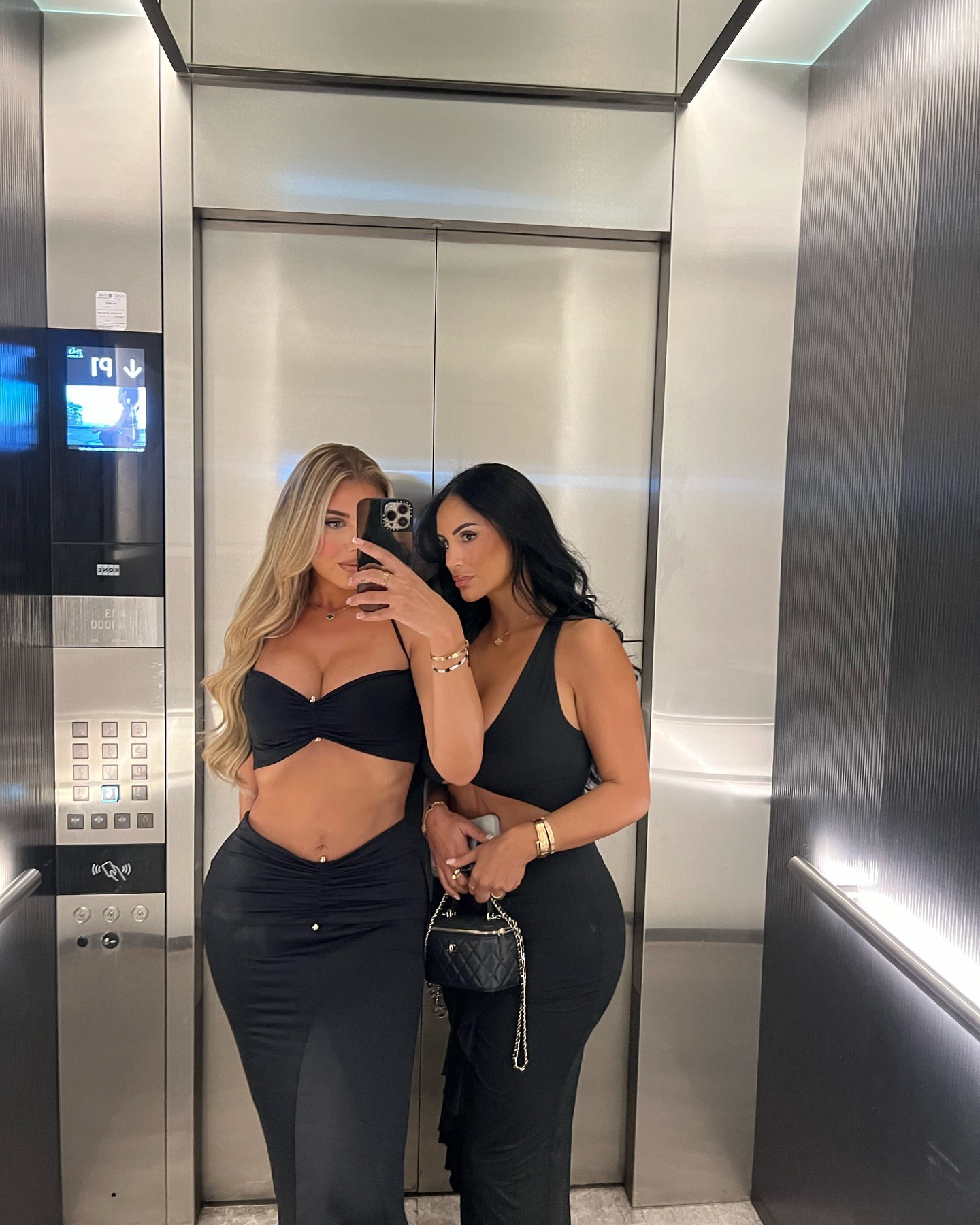 مندی وکیلی در استخر - مگاورزش مندی وکیلی در استخر