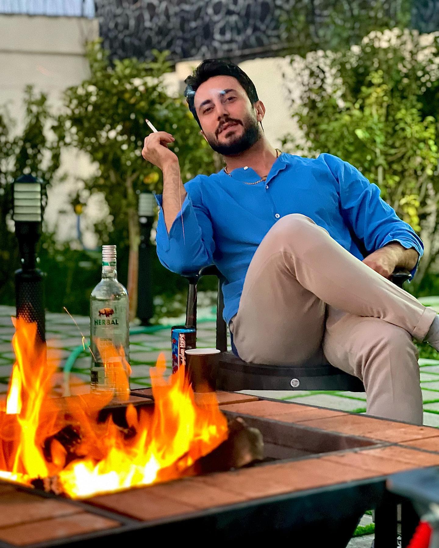 امید موذنی چیکارس