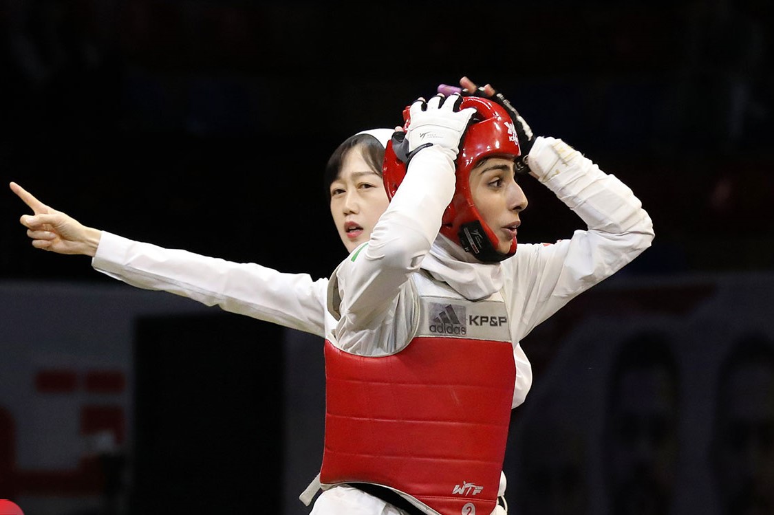 مهلا مومنزاده از صعود بازماند مهلا مومنزاده از صعود بازماند