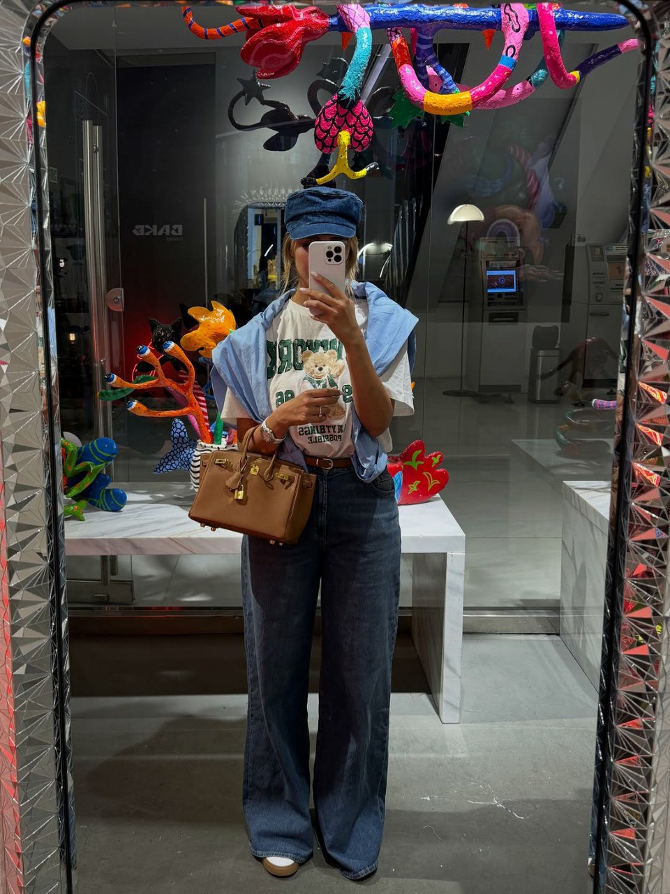 آناشید حسینی در قسطنطنیه آناشید حسینی در قسطنطنیه