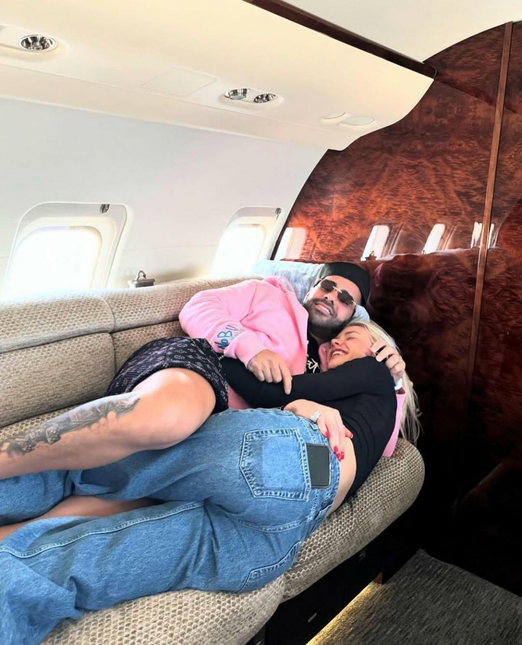 عکس دوست دختر ساشا سبحانی