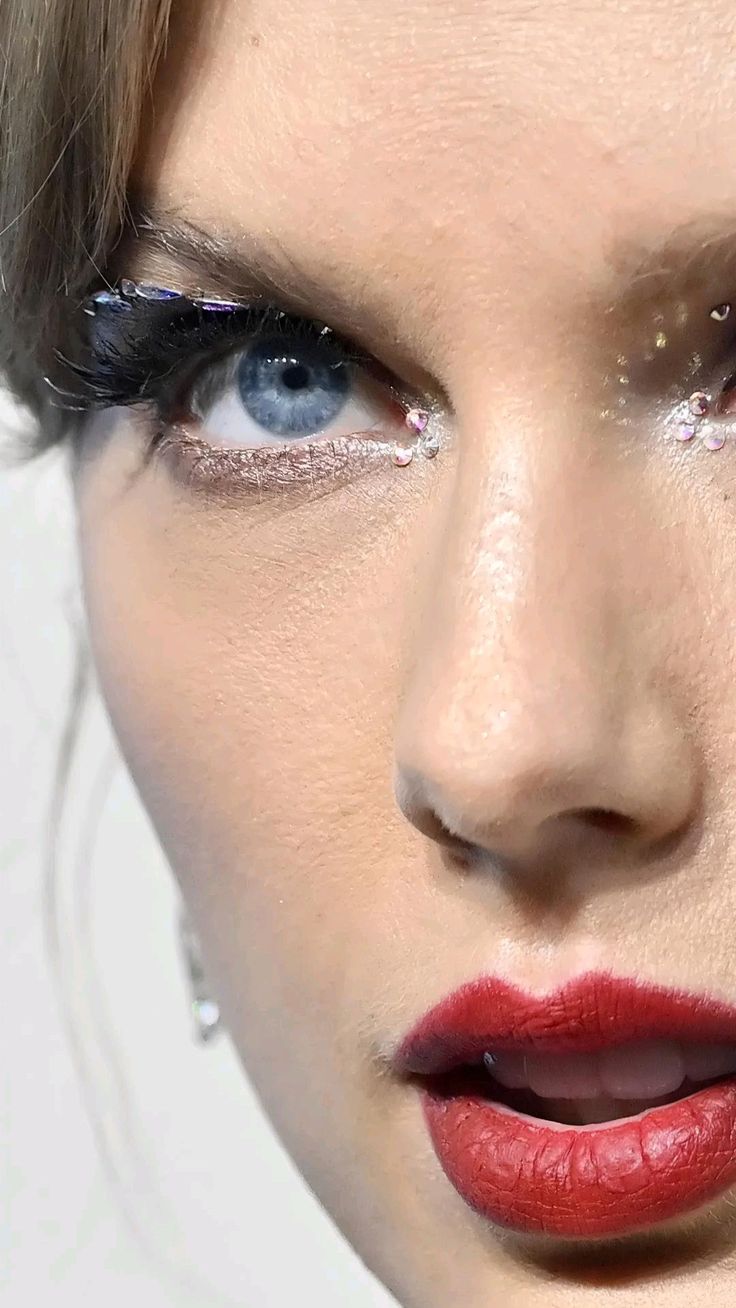 عکس برهنه تیلور سویفت - مگا ورزش عکس برهنه تیلور سویفت