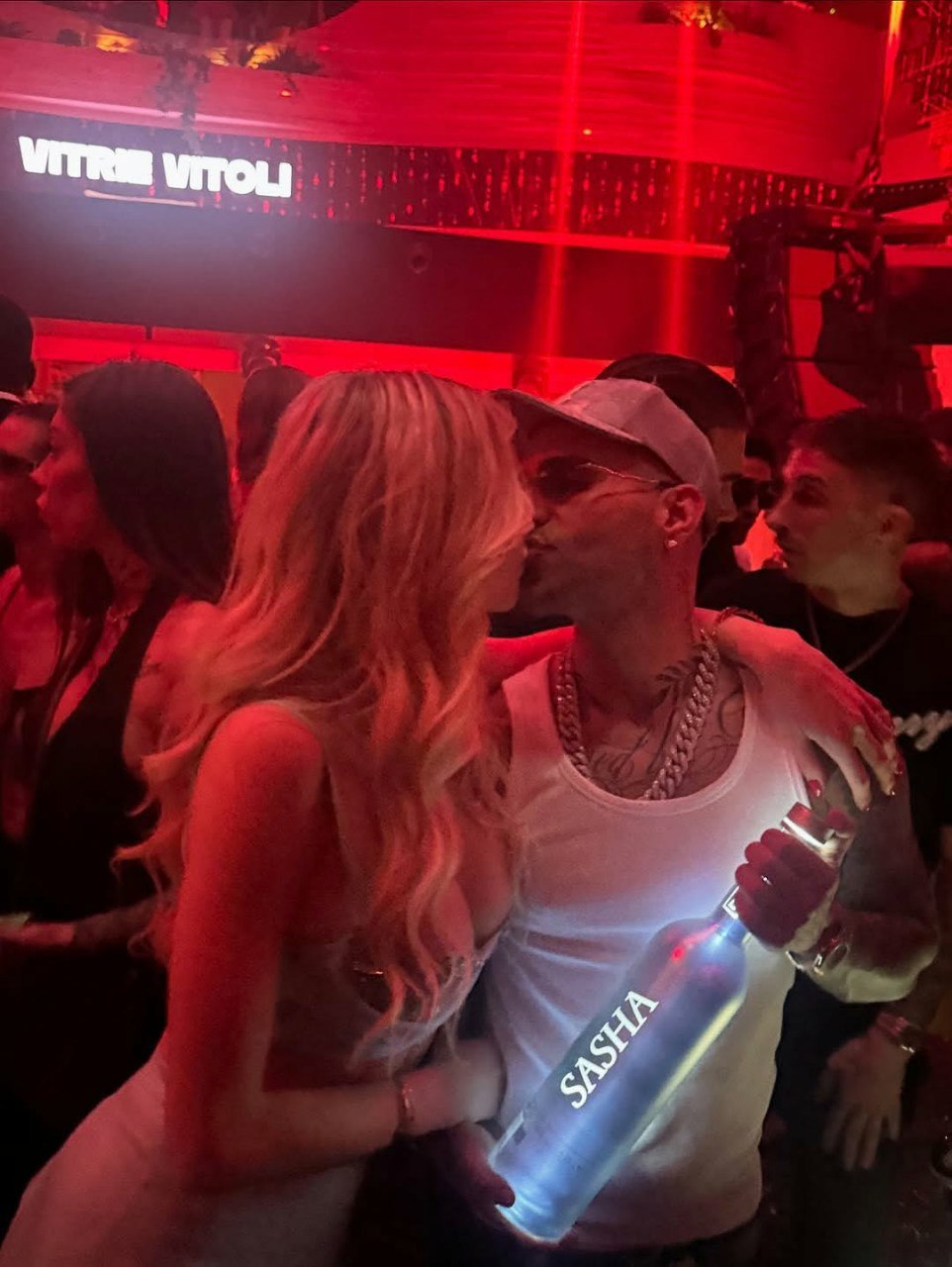 ساشا سبحانی و دختران