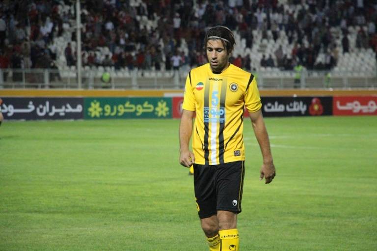 هادی عقیلی مدافع موفق تیم ملی ایران