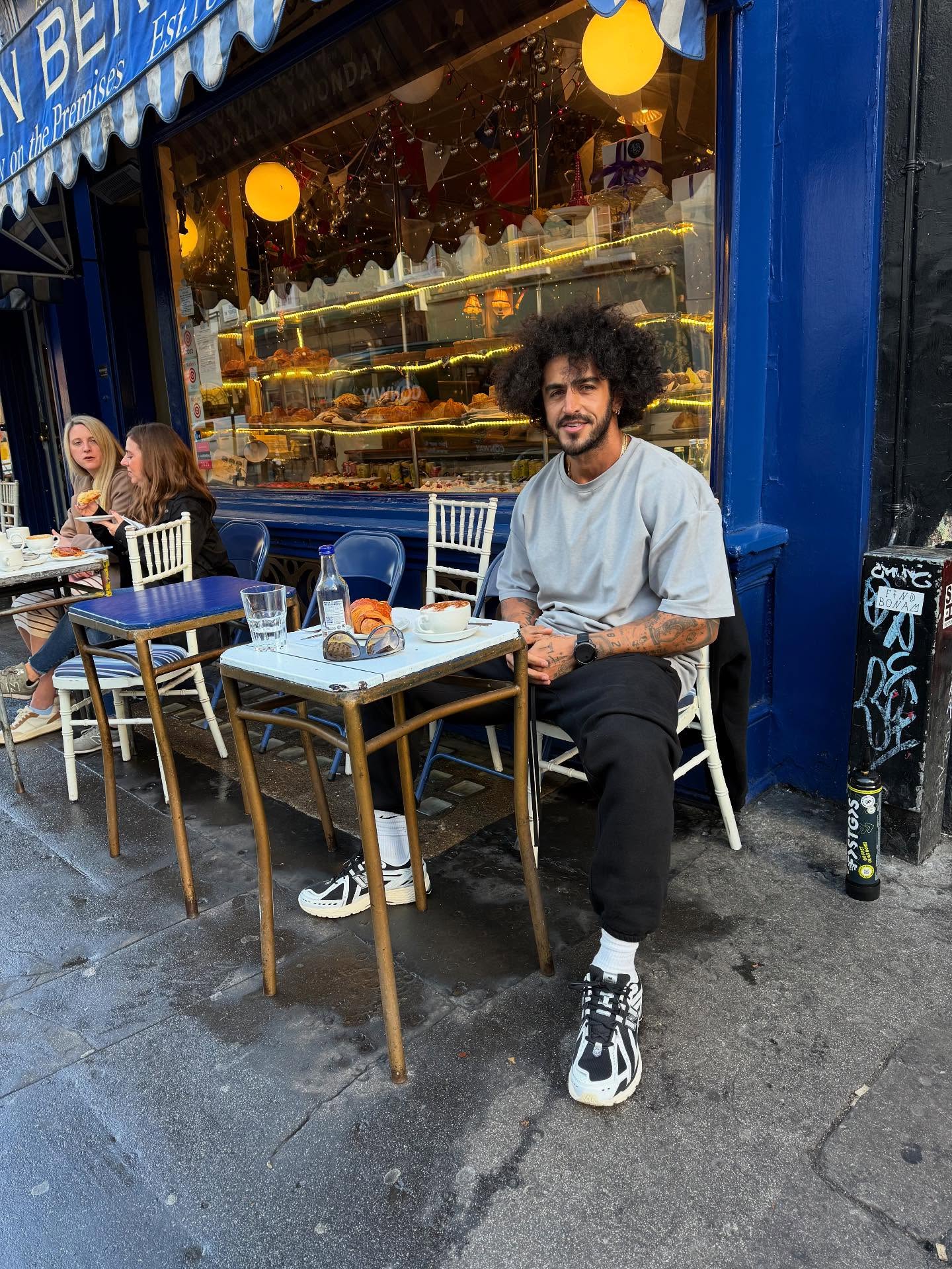 آیسان اسلامی با موی فر عکس آیسان اسلامی با موی فر عکس