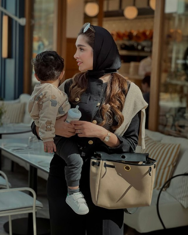 عکس آناشید حسینی و فرزندش عکس آناشید حسینی و فرزندش