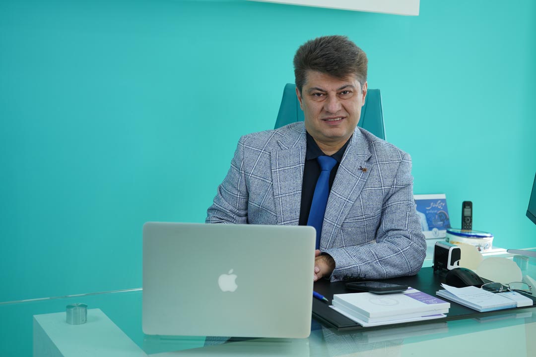 بیوگرافی دکتر حمیدرضا مکارچیان بیوگرافی دکتر حمیدرضا مکارچیان