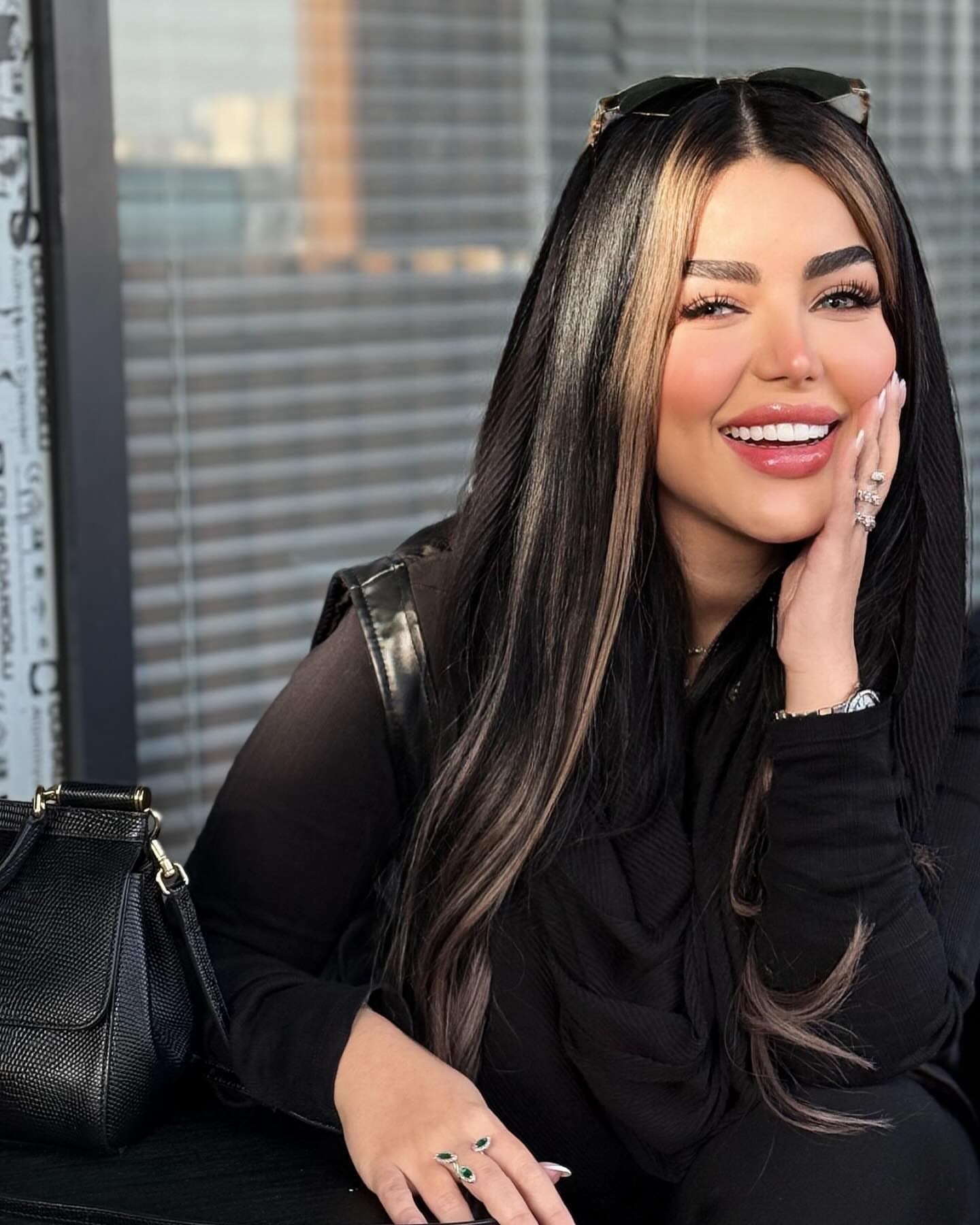 پانیذ حسینی کیست